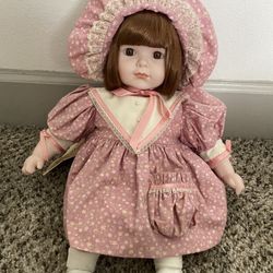 Victoria Ashlea Originals Limited Edition Porcelain Musical Doll - Heather