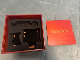 Spark wooden box for microphone with foam inserts