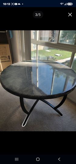 Gray round dining room table 44x30>> still available NE Philly $75