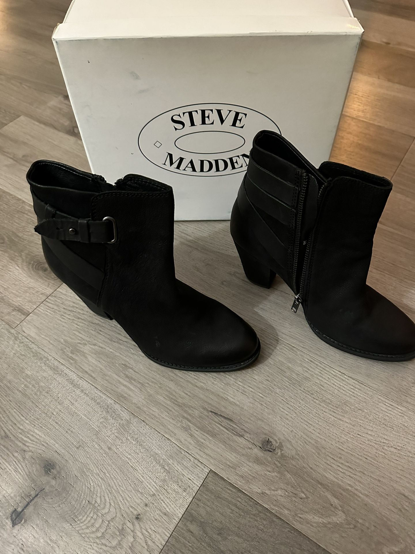 Steve Madden - Wylee Boot (Size 8) Black Suede
