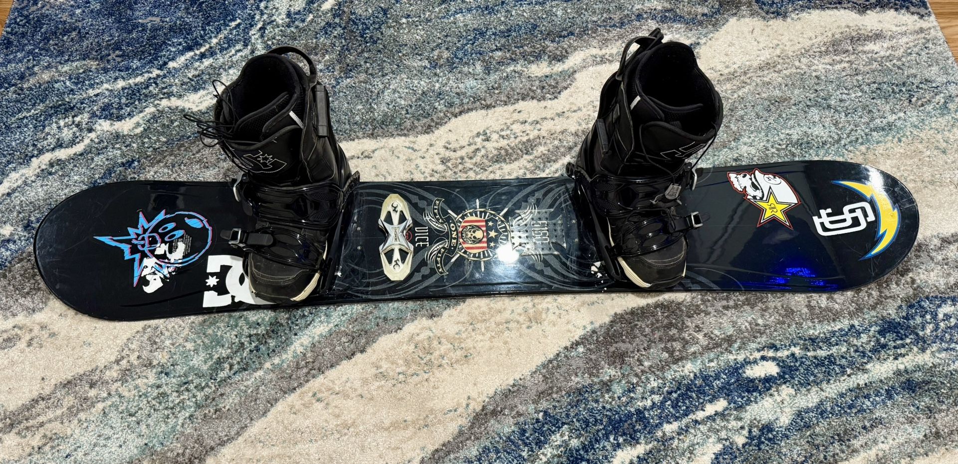 5150 Snowboard And DC boots
