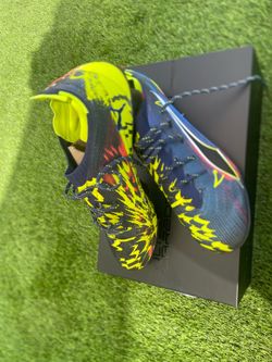Puma ultra carbon  Soccer Cleats  size 8