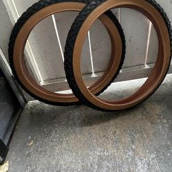 24x2.125 Tires Set