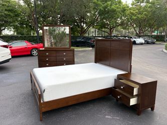 Beautiful Bedroom Set Queen Size Solid Wood Dark Brown Color by Like New By LY Furniture