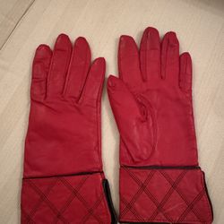 Women’s Small Genuine Leather Red Gloves With Quilted Black Line Cuffs