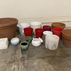 Lot of 16 Plant Pots - Used