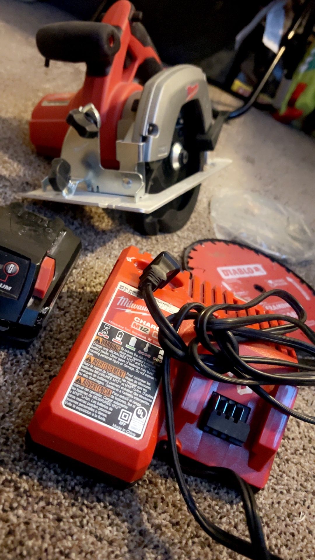New skill saw With blades