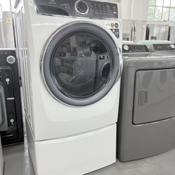 Electrolux 4.6 Cu Ft Capacity Washer 