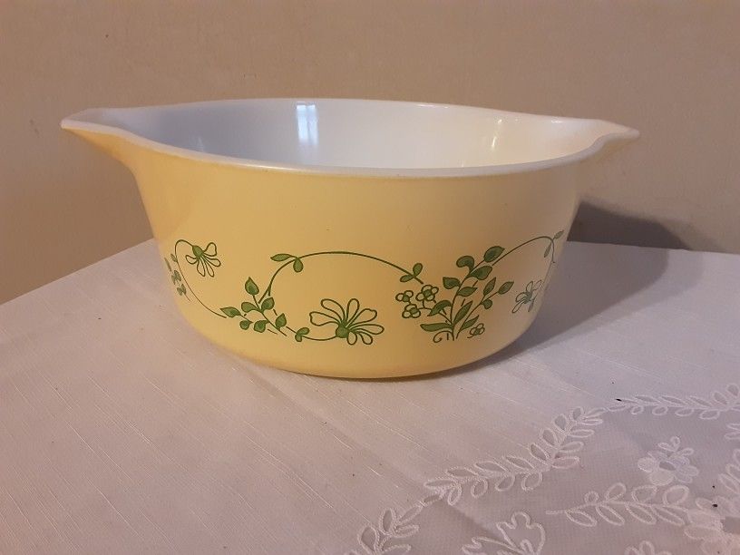 Vintage Pyrex Bowl No Lid