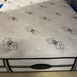 Simmons Beautyrest Black Model . $600. Must go this week