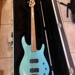 Peavey Foundation Bass (USAMADE/VINTAGE) W/ Roadrunner Hardshell Bass Flight Safe Case 