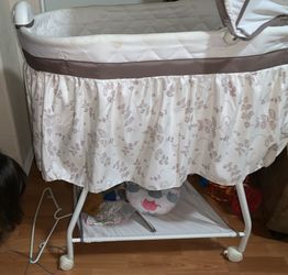Baby bassinet unisex boy or girl
