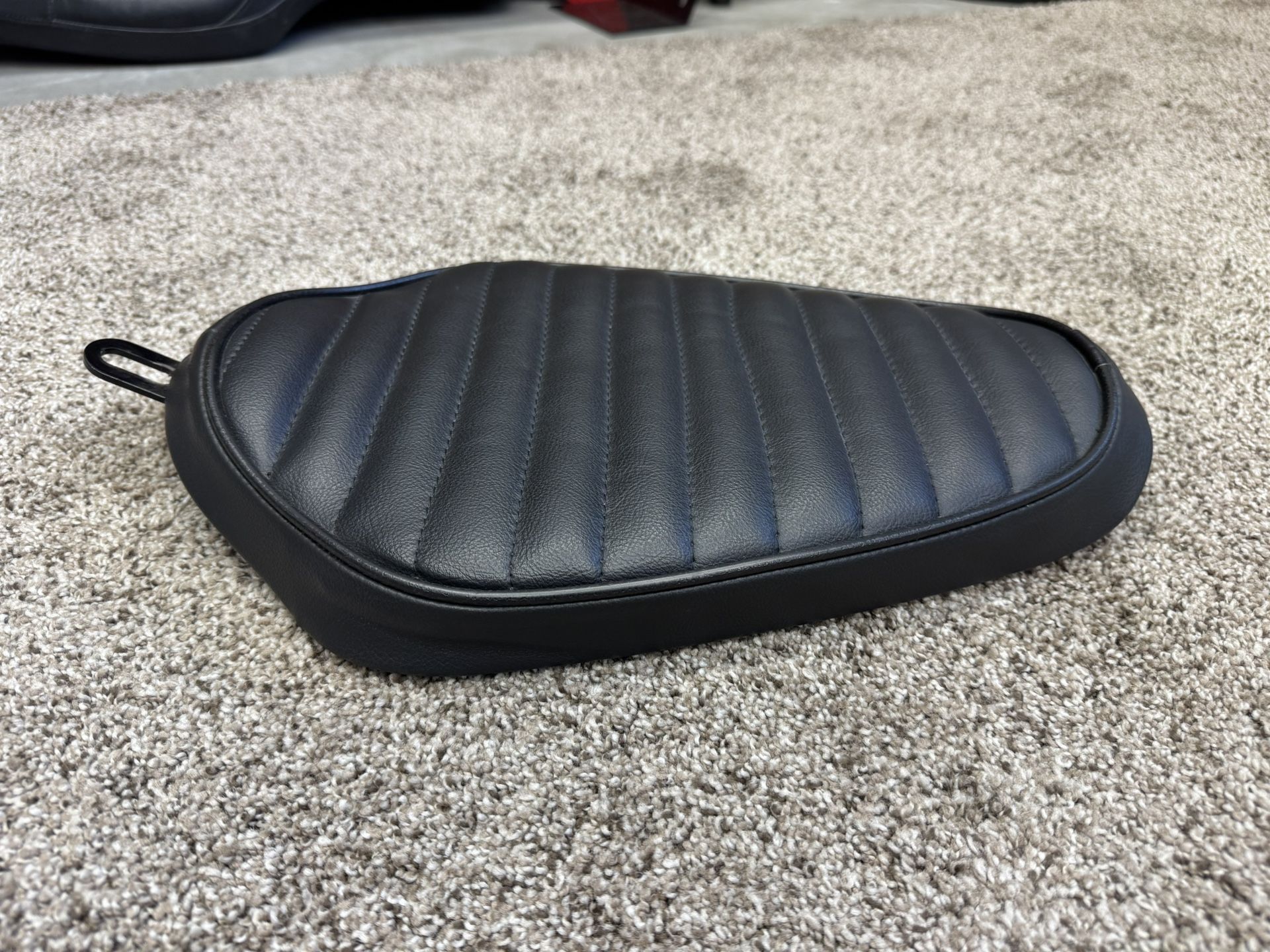 Sportster solo Seat