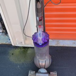 dyson big ball vaccum all floor