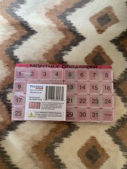 PROMED/Monthly Pill Organizer~32 compartments/New~Fuchsia