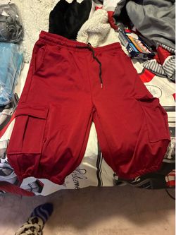 Burgundy cargo knee shorts large new
