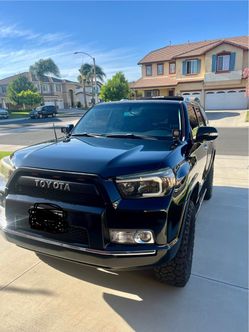 2011 lifted Toyota 4Runner SR5