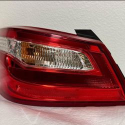 2016- 2018 NISSAN ALTIMA SIDE LH DRIVER TAIL LIGHT