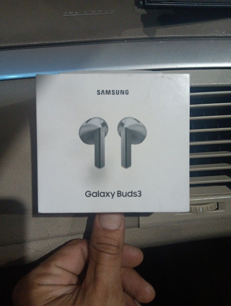 Galaxy 3 Ear Buds