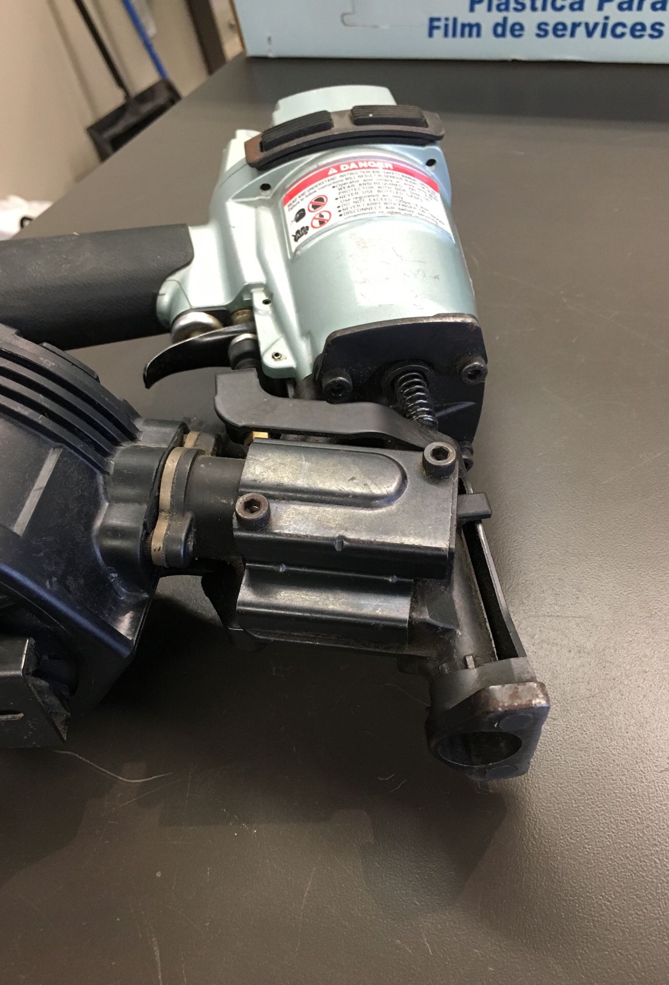 Hitachi NV 45AB2 1 3/4” Coil Nailer. Excellent Condition for Sale in