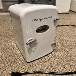 Desktop Mini Fridge