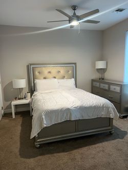Queen bedroom set