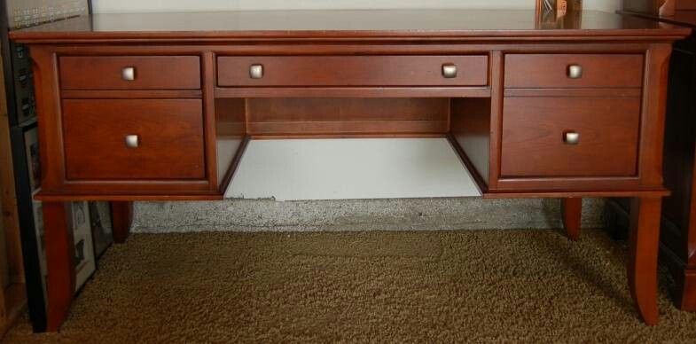 Shenandoah Valley Flexsteel Executive Desk $175.00