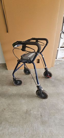 Walker w/ hand brakes