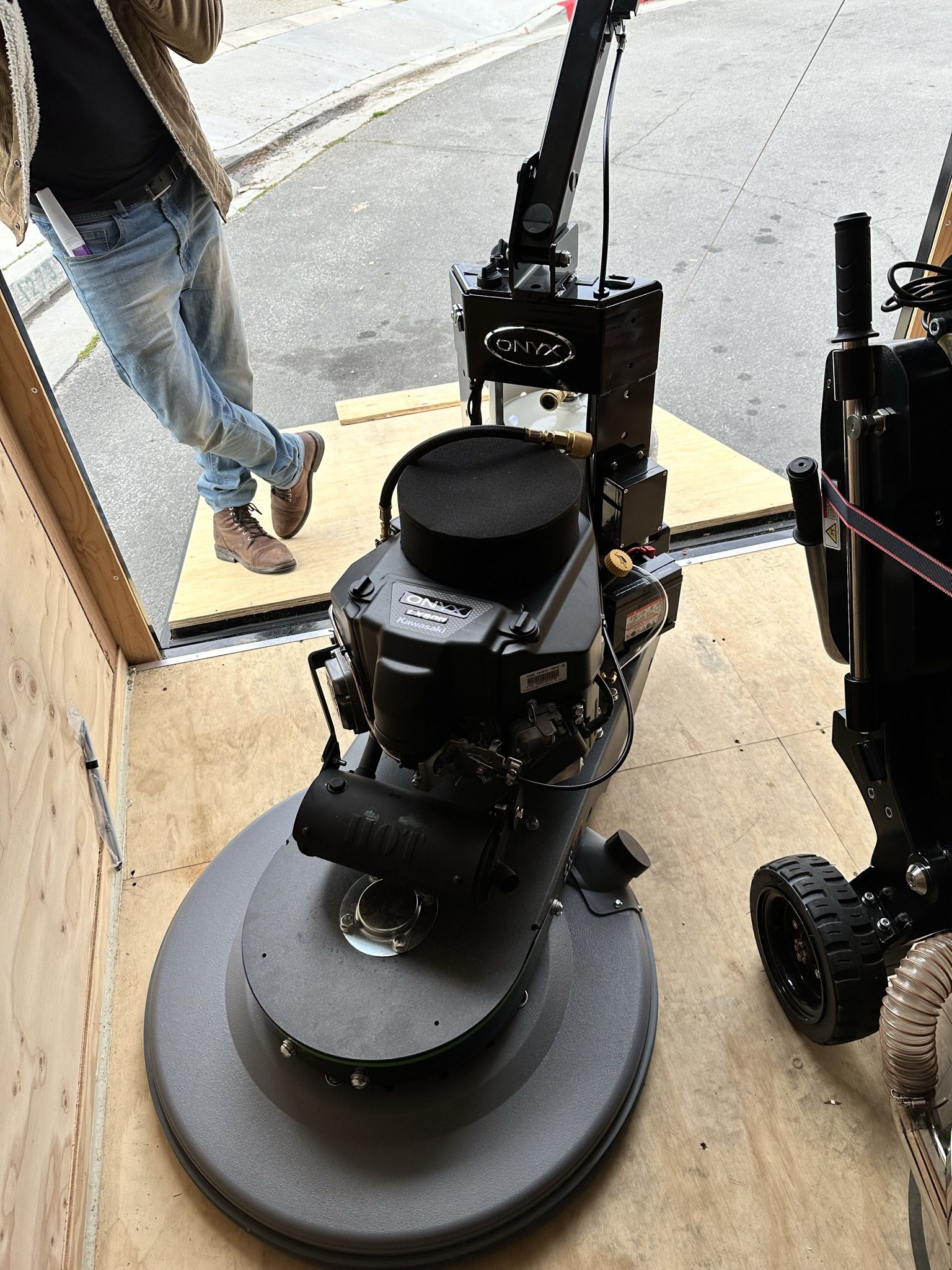 ONYX - JX1-600 | Propane Burnisher