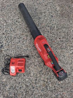 Milwaukee 2724-20 M18 Fuel leaf Blower 5.0 fast charger (tool only $120) pick up fremont sea. No low ball offers please. No trades.