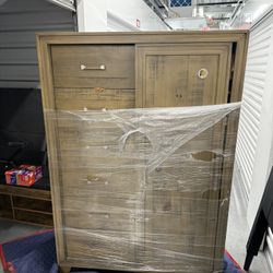 Dresser 