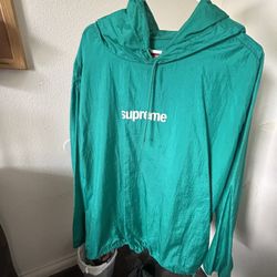 Windbreakers/ sweaters 