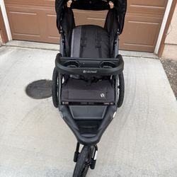 Lightly Used Stroller – Excellent Condition, Clean & Ready to Go!