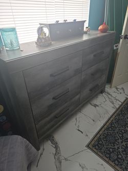 Ashley furniture dresser 6 drawer