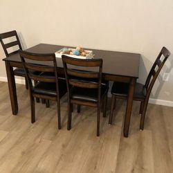 Table and chairs/with bench