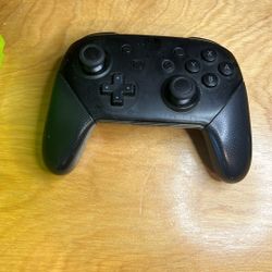Nintendo Switch - Pro Controller