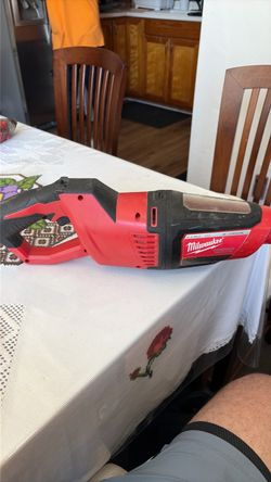Milwaukee M12 Compact Vacuum 0850-20 — Tool Only