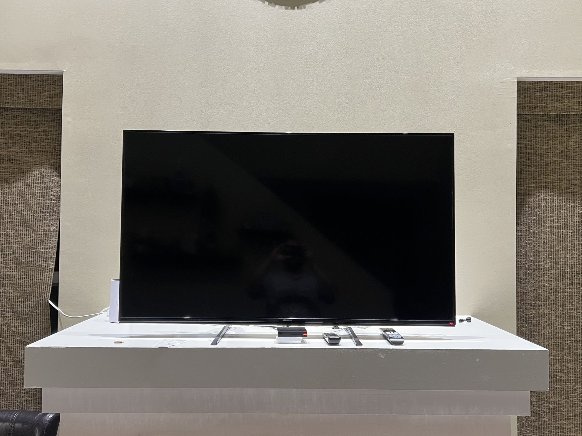 50” Samsung TV ( Display Cracked )