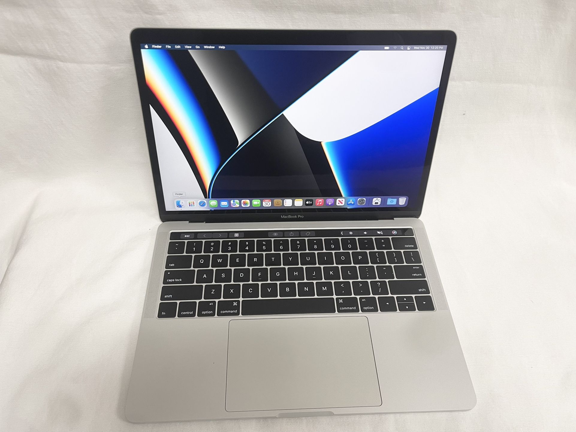 Apple 2016 MacBook Pro 💻 13-inch 2.9 Ghz I5 16GB/500 TouchBar 