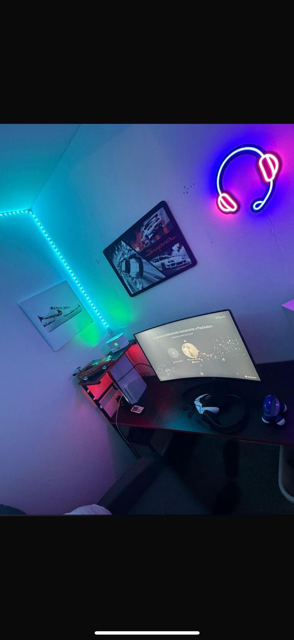 Play 5 With Desk, Monitor And Accesories