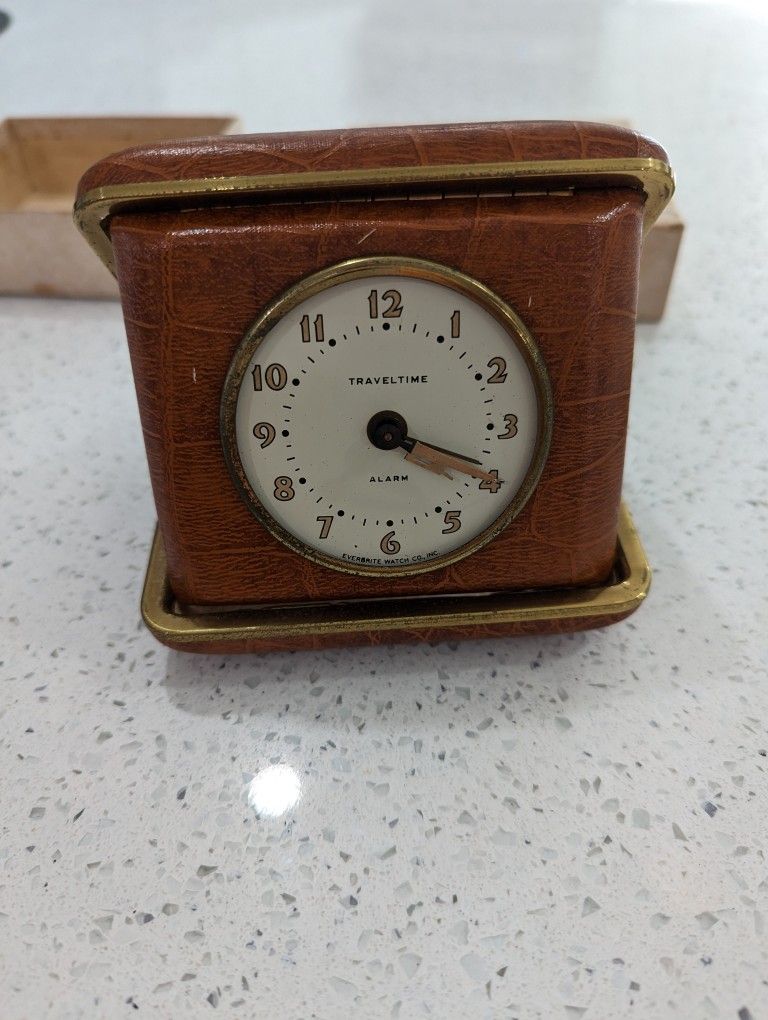 Vintage 1940 Travel Alarm Clock -Everbrite