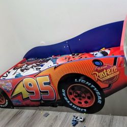 Lightning McQueen Race Car Toddler Bed – Like New!