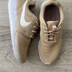 Nike Women’s Sneakers 