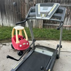 Treadmill, Gold's Gym,  Auto Incline, High End, Gym Quality, Quiet, Folds, Clean, Led Display