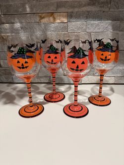 Pier One Halloween wine glasses (4)