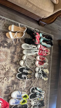 Brand names tennis shoes 8.00$$ each sizes 61/2 or 7