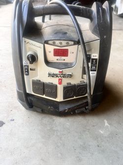 Schumacher Electric, XP2260, 12-Volt 1200-Peak Amp Portable Power Station