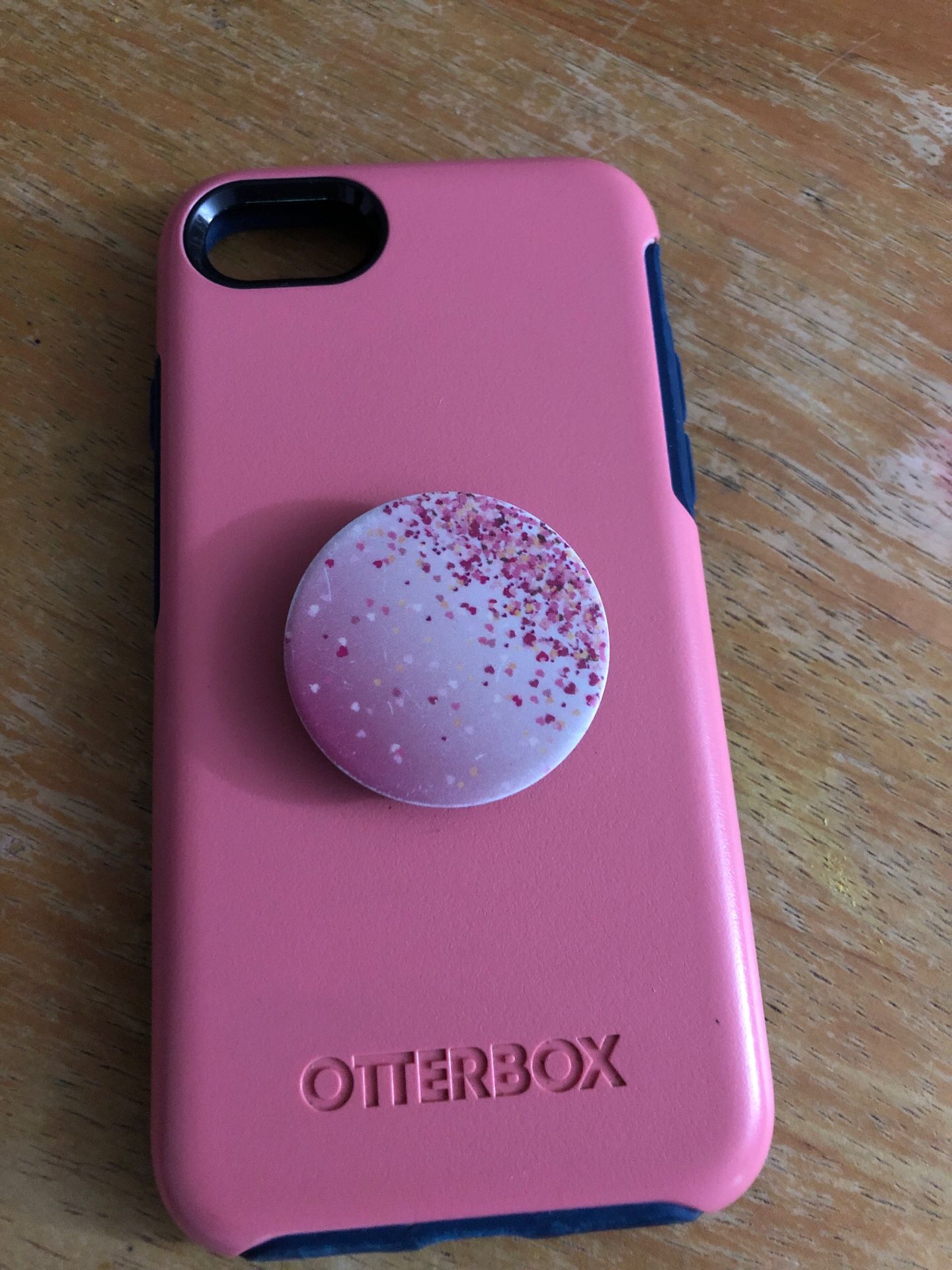 iPhone 5/6 case with pop socket otterbox