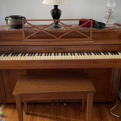 Henry F. Miller Piano (IVORY KEYS)