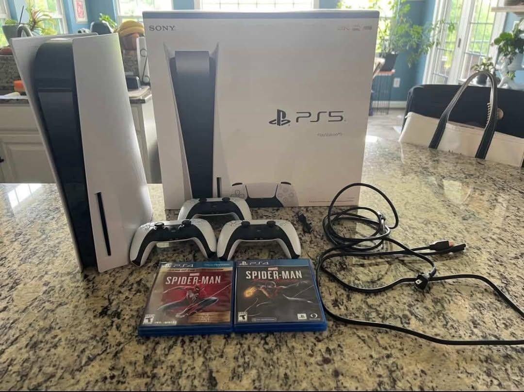 Sony PlayStation 5 Disc Edition PS5 New Working
Console, Controller, Headset